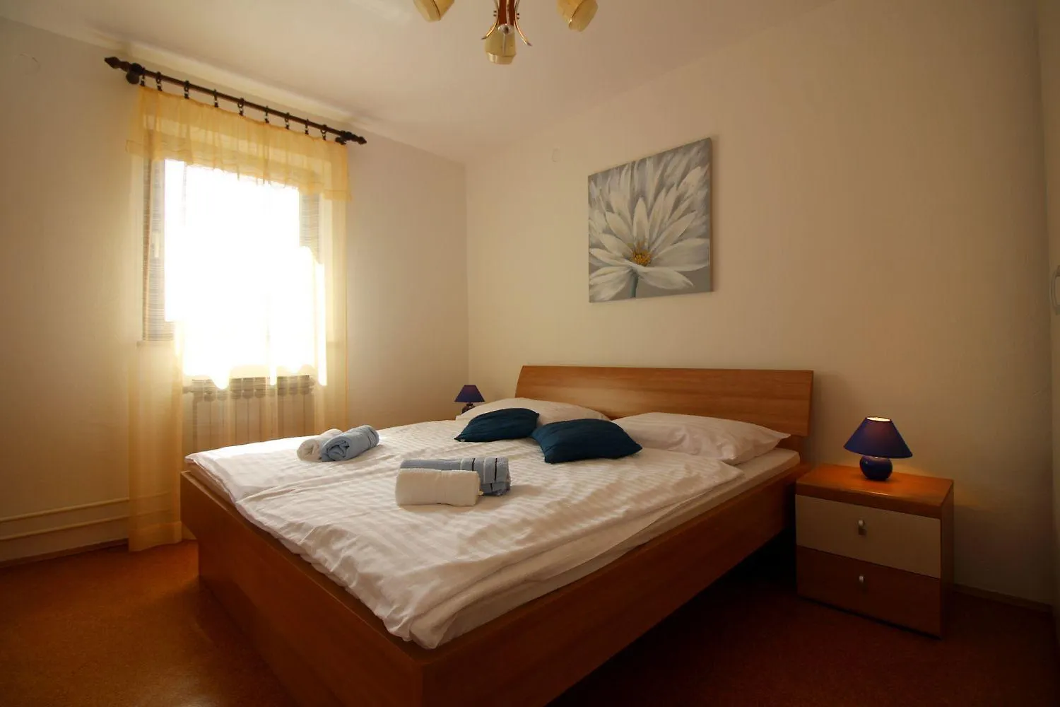 Charmantes Apartment Mit Privatem Balkon, Privatparkplatz, Wifi Und Nur 700 Meter Zum Strand Porec